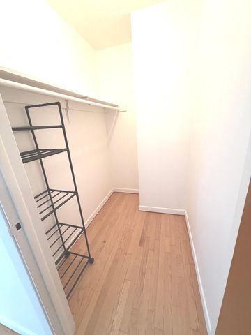 1995 Howard Street 1R, Des Plaines, IL 60018