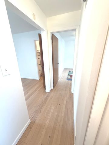 1995 Howard Street 1R, Des Plaines, IL 60018