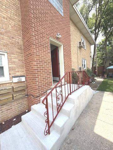 1995 Howard Street 1R, Des Plaines, IL 60018