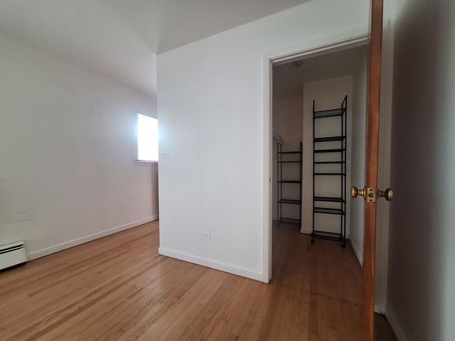 1995 Howard Street 1R, Des Plaines, IL 60018