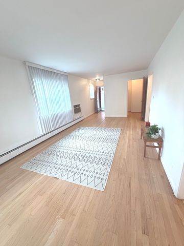 1995 Howard Street 1R, Des Plaines, IL 60018