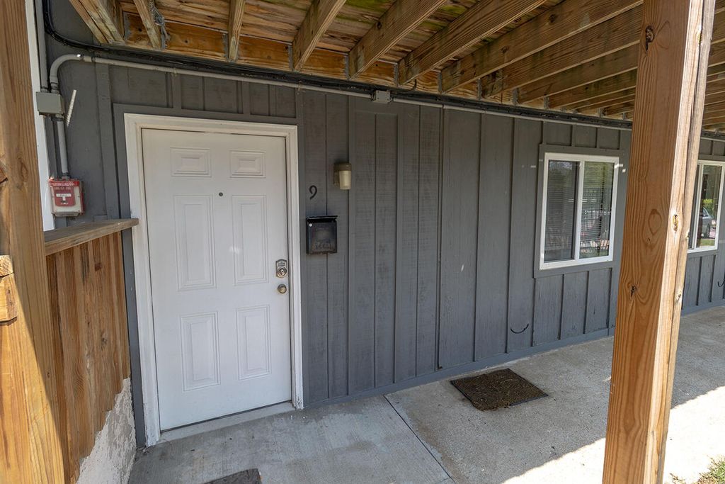 105 N GARTH AVE 09, Columbia, MO 65203