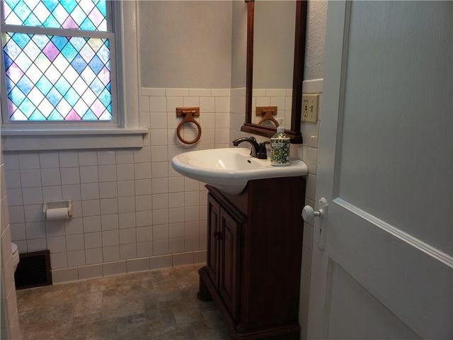 4007 Clark Avenue, Kansas City, MO 64111