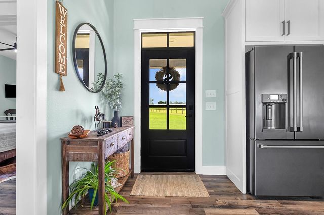 224 James King Rd, Zavalla, TX 75980