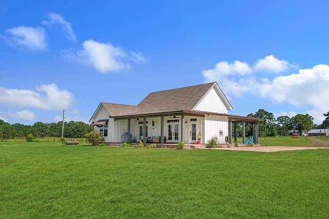 224 James King Rd, Zavalla, TX 75980
