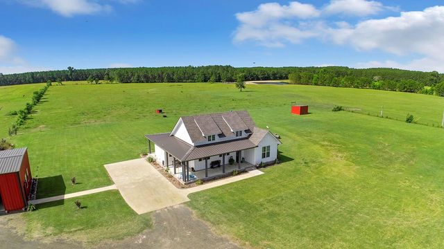224 James King Rd, Zavalla, TX 75980
