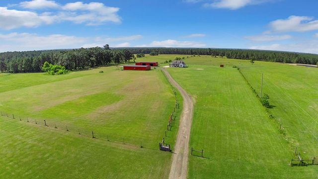 224 James King Rd, Zavalla, TX 75980