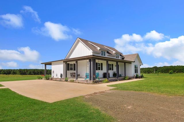 224 James King Rd, Zavalla, TX 75980