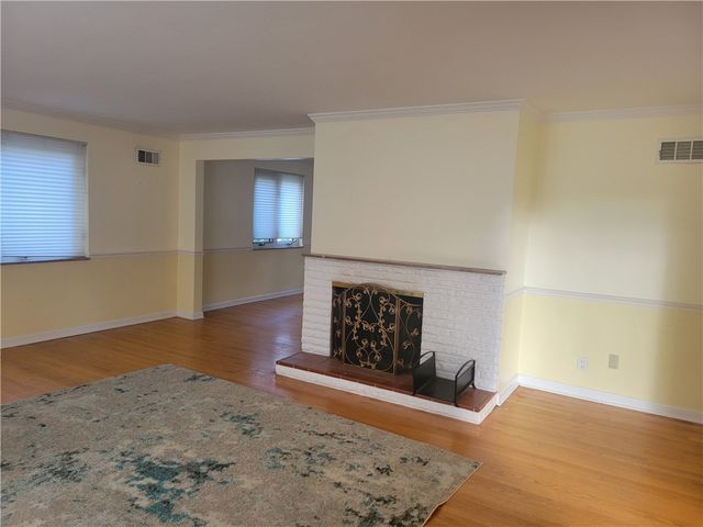 1260 Fox Chapel Rd, Fox Chapel, PA 15238