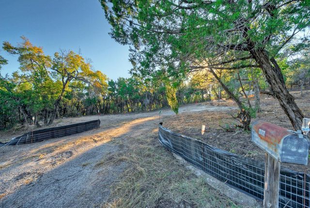 18303 W Rim DR, Jonestown, TX 78645