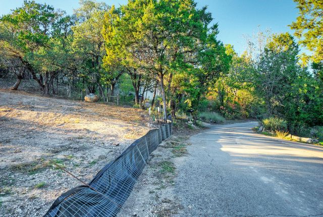 18303 W Rim DR, Jonestown, TX 78645