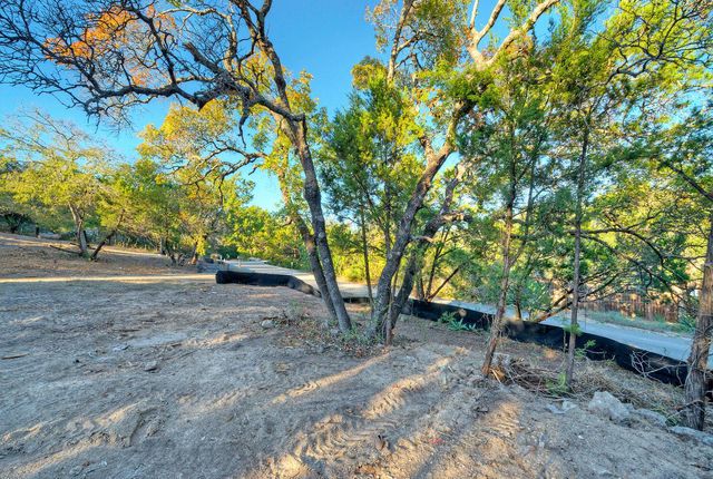 18303 W Rim DR, Jonestown, TX 78645