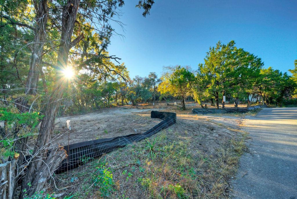 18303 W Rim DR, Jonestown, TX 78645