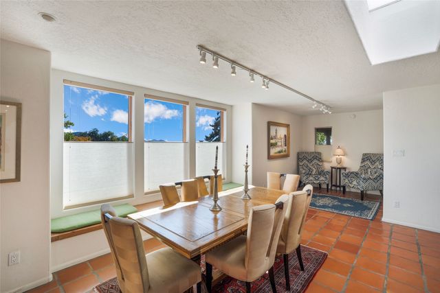 1121 N Plata Circle, Santa Fe, NM 87501