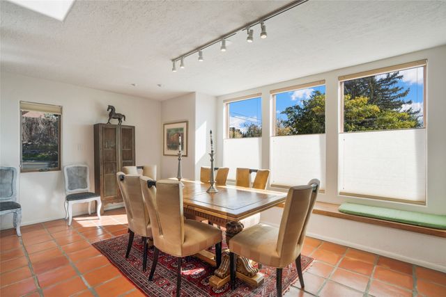 1121 N Plata Circle, Santa Fe, NM 87501