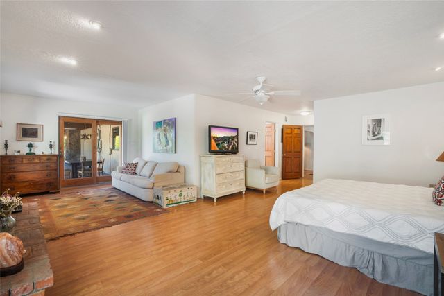 1121 N Plata Circle, Santa Fe, NM 87501