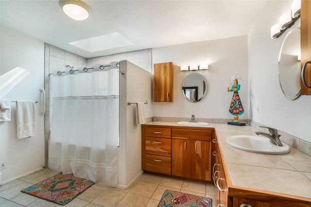 1121 N Plata Circle, Santa Fe, NM 87501