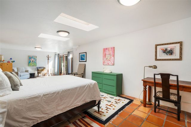 1121 N Plata Circle, Santa Fe, NM 87501