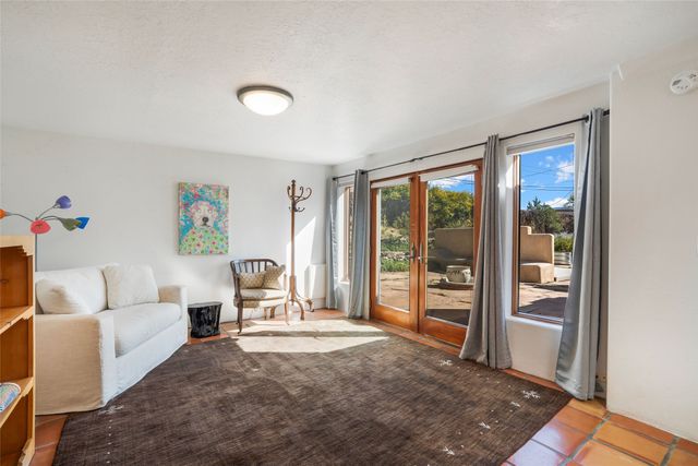 1121 N Plata Circle, Santa Fe, NM 87501