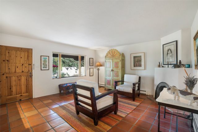 1121 N Plata Circle, Santa Fe, NM 87501