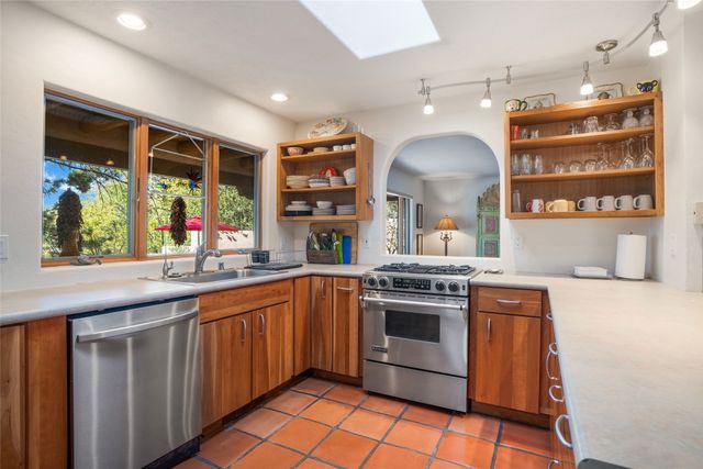 1121 N Plata Circle, Santa Fe, NM 87501