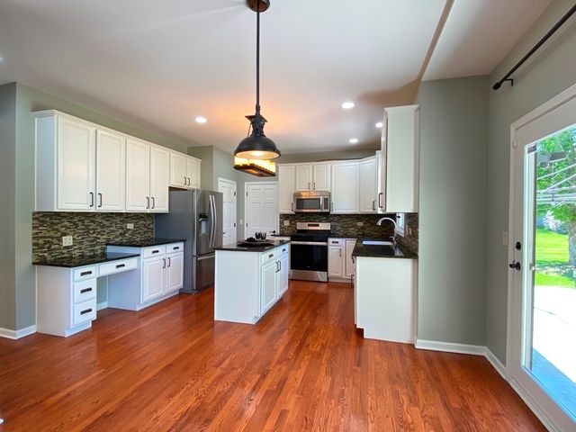 720 KENDRIDGE Court, Aurora, IL 60502
