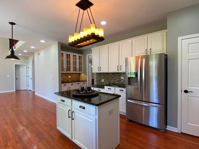 720 KENDRIDGE Court, Aurora, IL 60502
