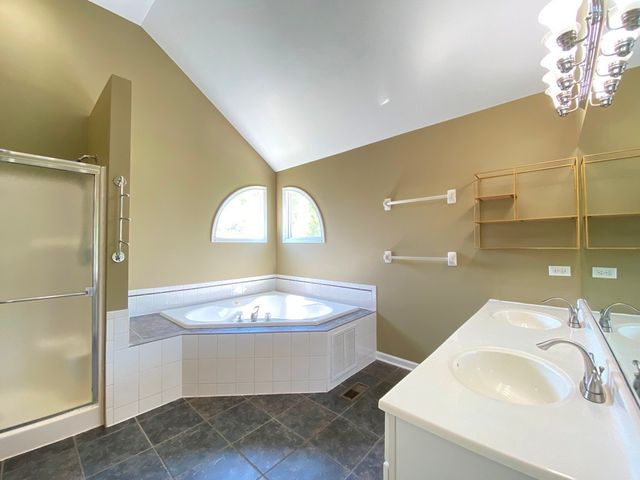 720 KENDRIDGE Court, Aurora, IL 60502