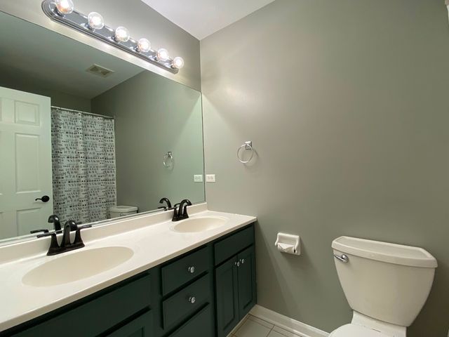 720 KENDRIDGE Court, Aurora, IL 60502
