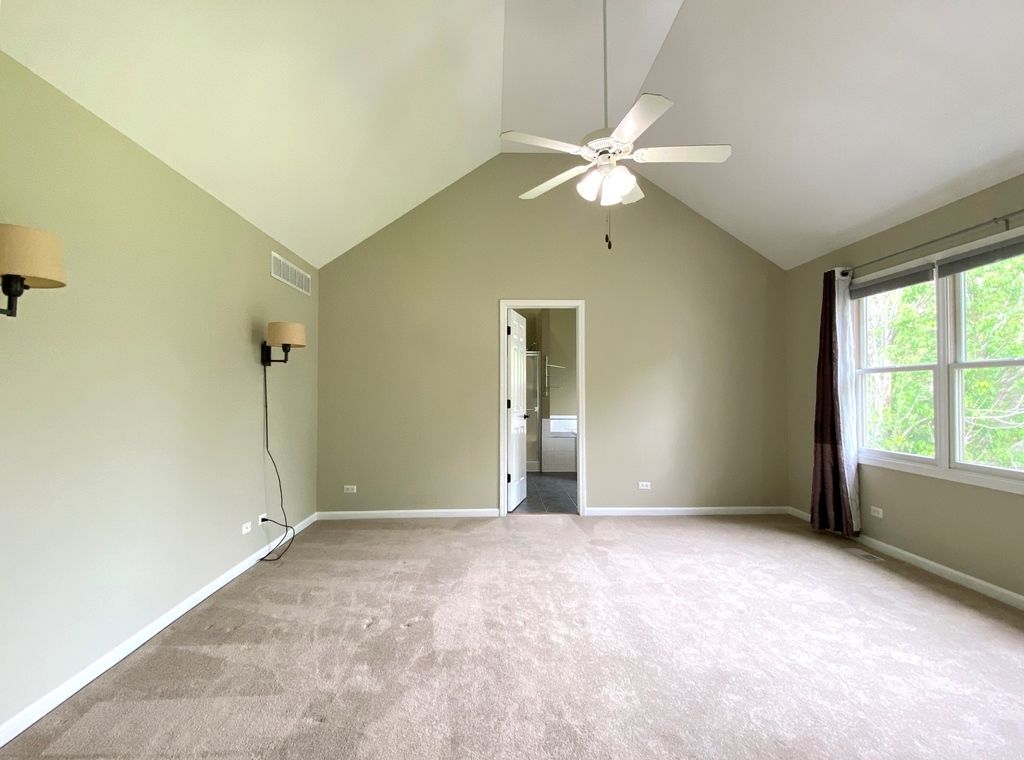Image 29 of property listing at 720 KENDRIDGE Court, Aurora, IL 60502