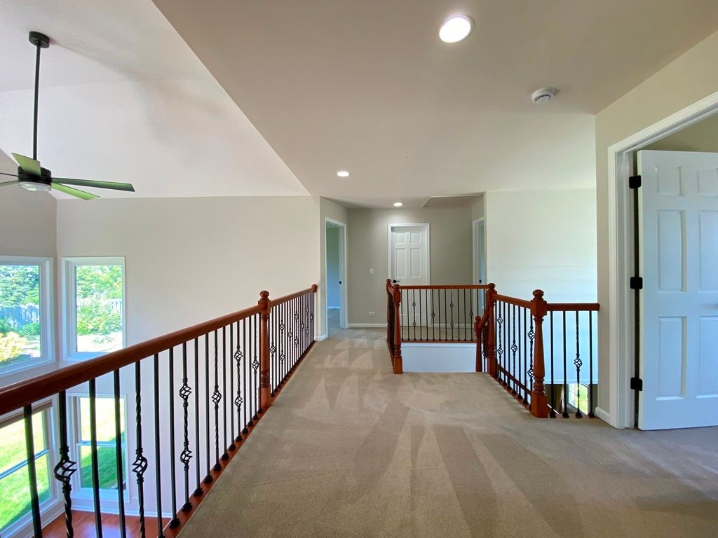 Image 33 of property listing at 720 KENDRIDGE Court, Aurora, IL 60502