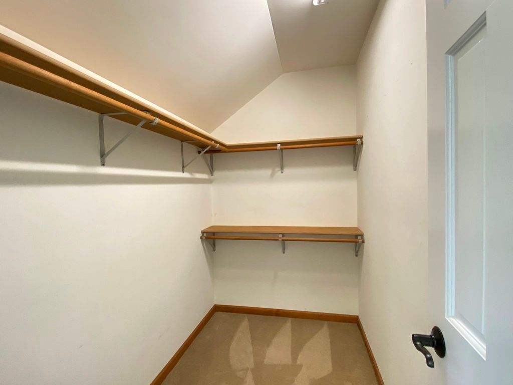 Image 35 of property listing at 720 KENDRIDGE Court, Aurora, IL 60502