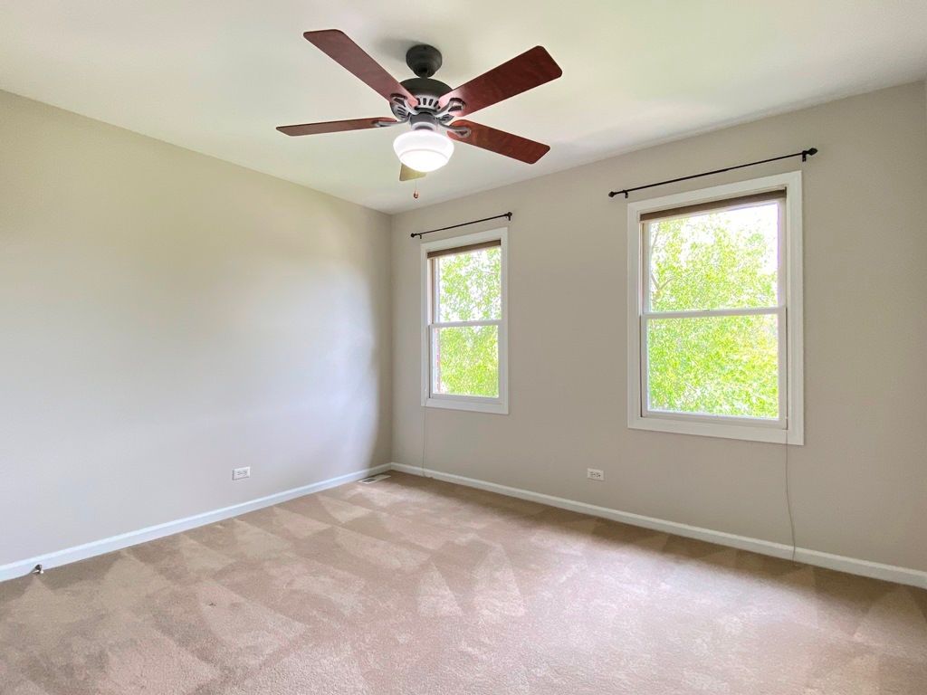Image 39 of property listing at 720 KENDRIDGE Court, Aurora, IL 60502