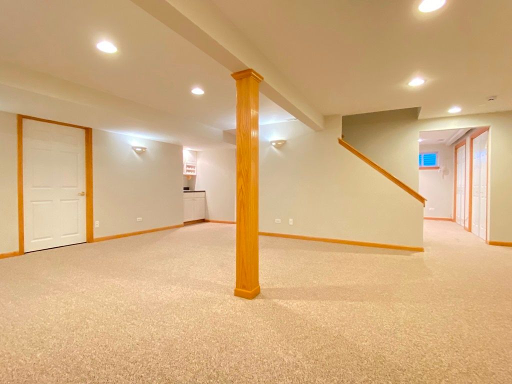 Image 44 of property listing at 720 KENDRIDGE Court, Aurora, IL 60502