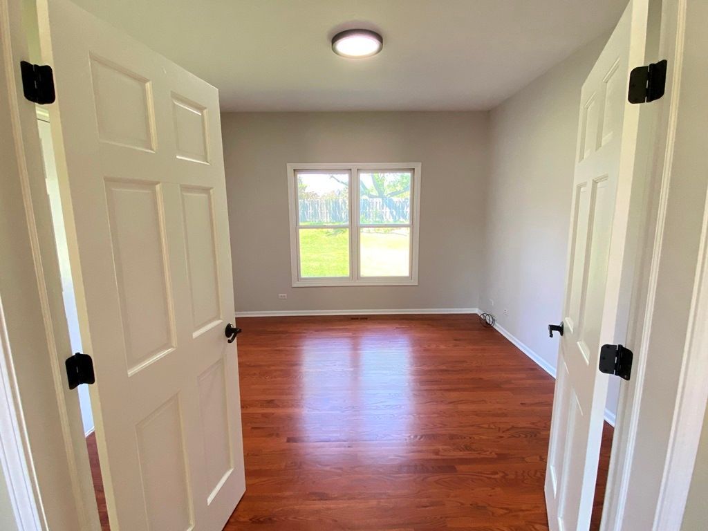 Image 6 of property listing at 720 KENDRIDGE Court, Aurora, IL 60502