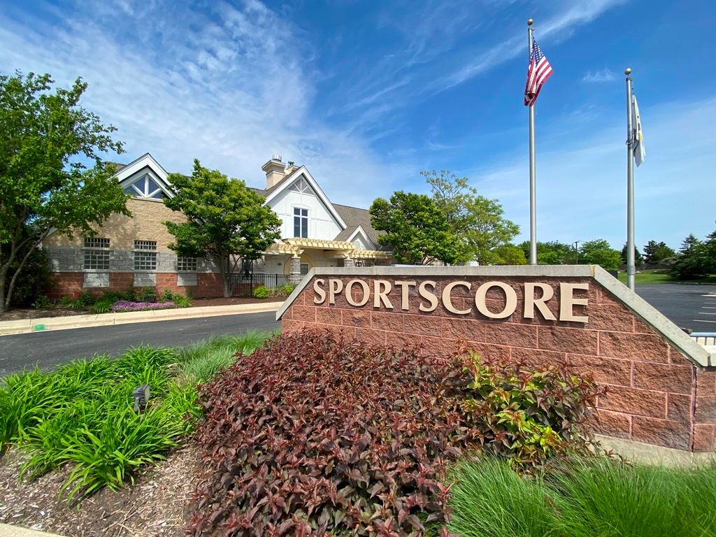 Image 55 of property listing at 720 KENDRIDGE Court, Aurora, IL 60502