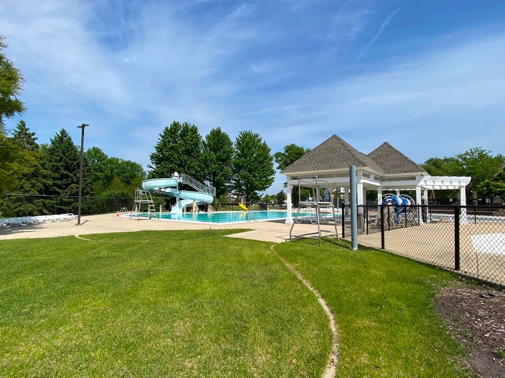 Image 56 of property listing at 720 KENDRIDGE Court, Aurora, IL 60502