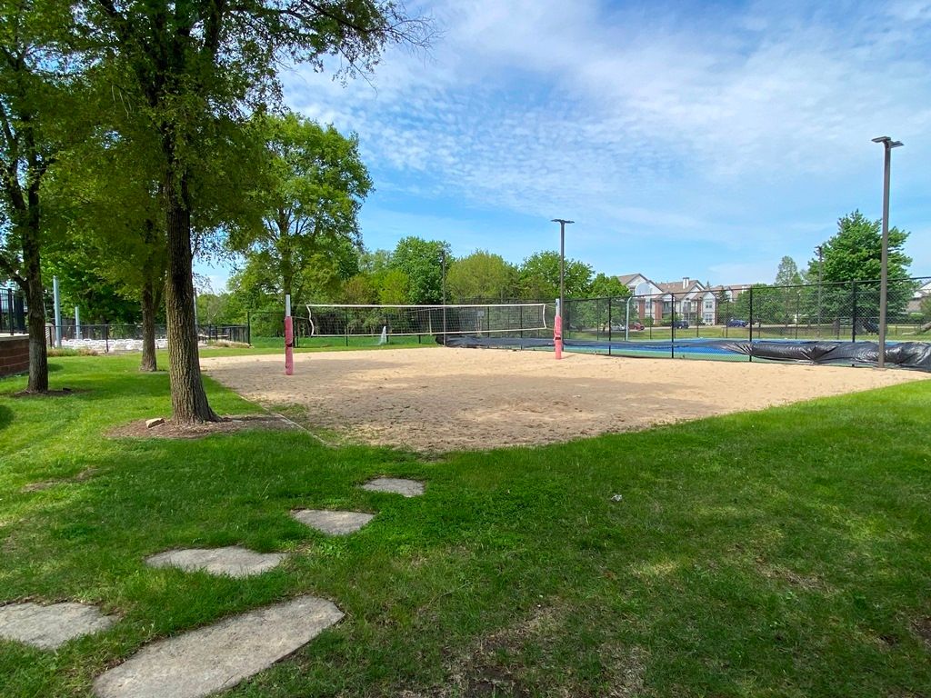 Image 59 of property listing at 720 KENDRIDGE Court, Aurora, IL 60502