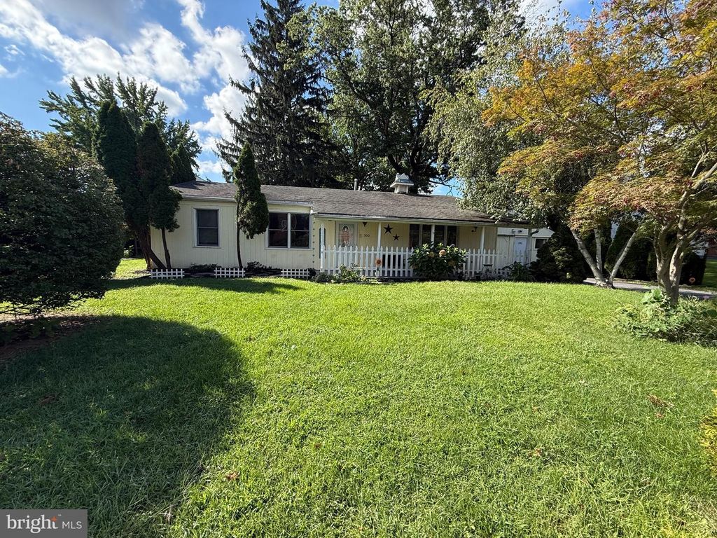 300 BETHEL AVE, ASTON, PA 19014 — photo 2