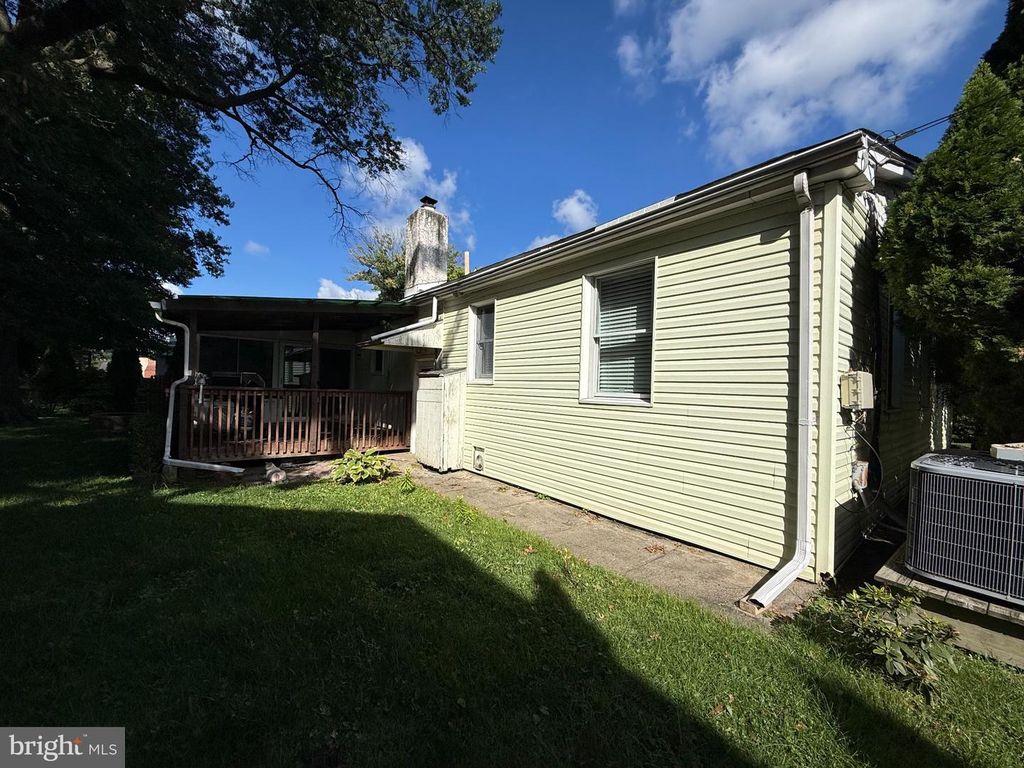 300 BETHEL AVE, ASTON, PA 19014 — photo 5