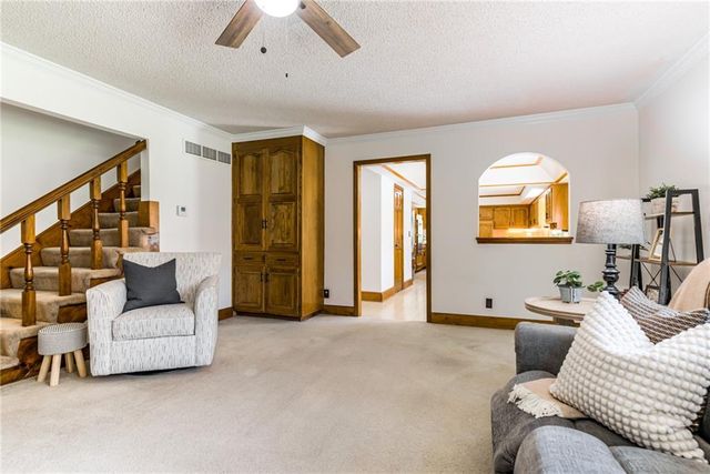 8336 Rosehill Road, Lenexa, KS 66215