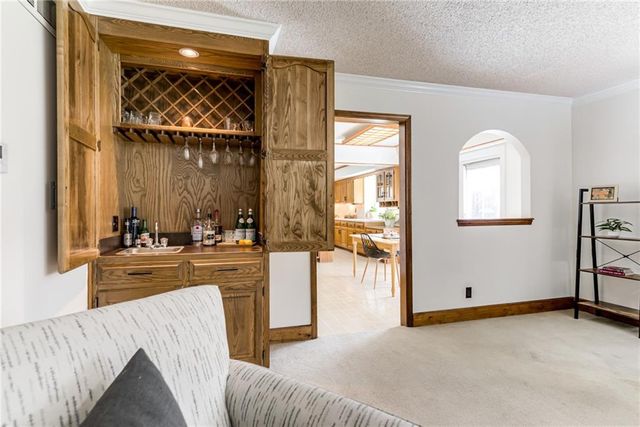 8336 Rosehill Road, Lenexa, KS 66215