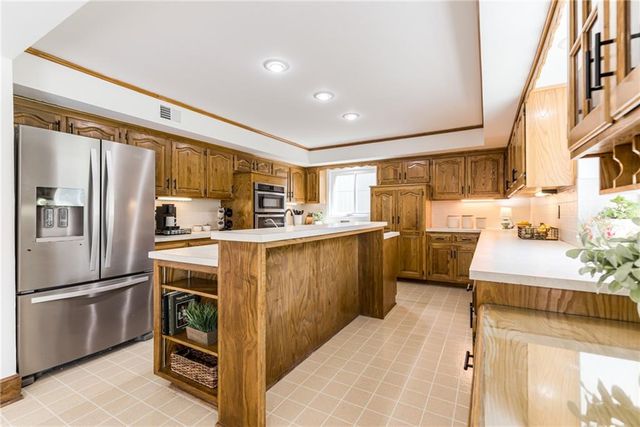 8336 Rosehill Road, Lenexa, KS 66215