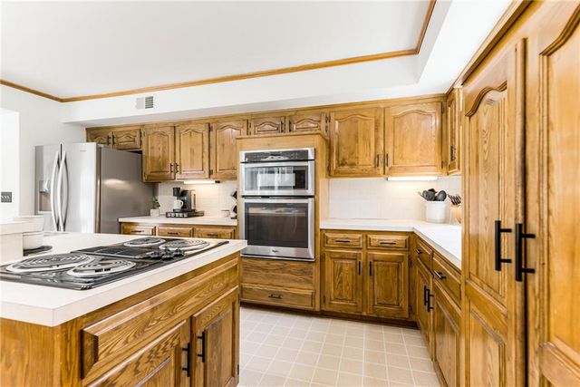 8336 Rosehill Road, Lenexa, KS 66215