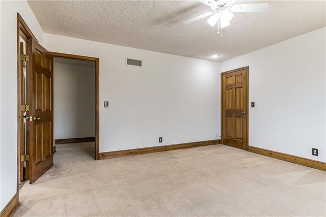 8336 Rosehill Road, Lenexa, KS 66215