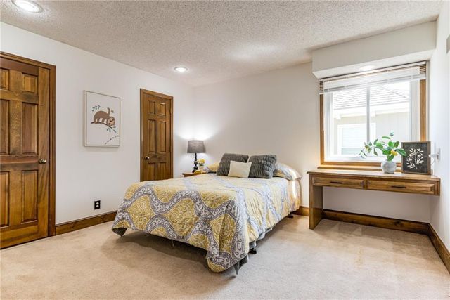 8336 Rosehill Road, Lenexa, KS 66215