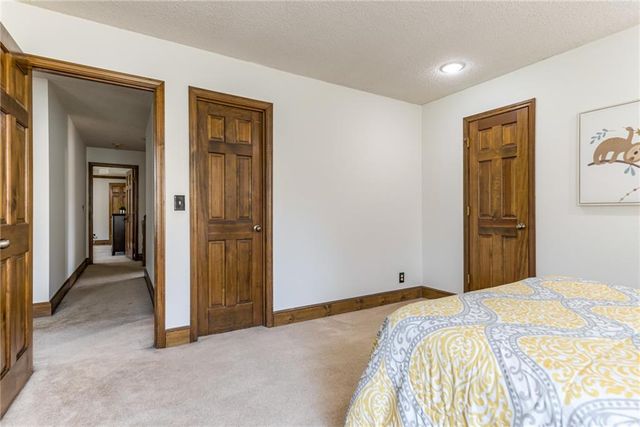 8336 Rosehill Road, Lenexa, KS 66215