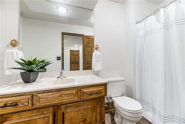 8336 Rosehill Road, Lenexa, KS 66215