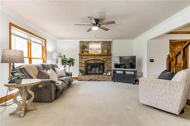 8336 Rosehill Road, Lenexa, KS 66215