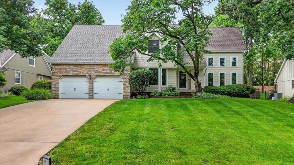 8336 Rosehill Road, Lenexa, KS 66215